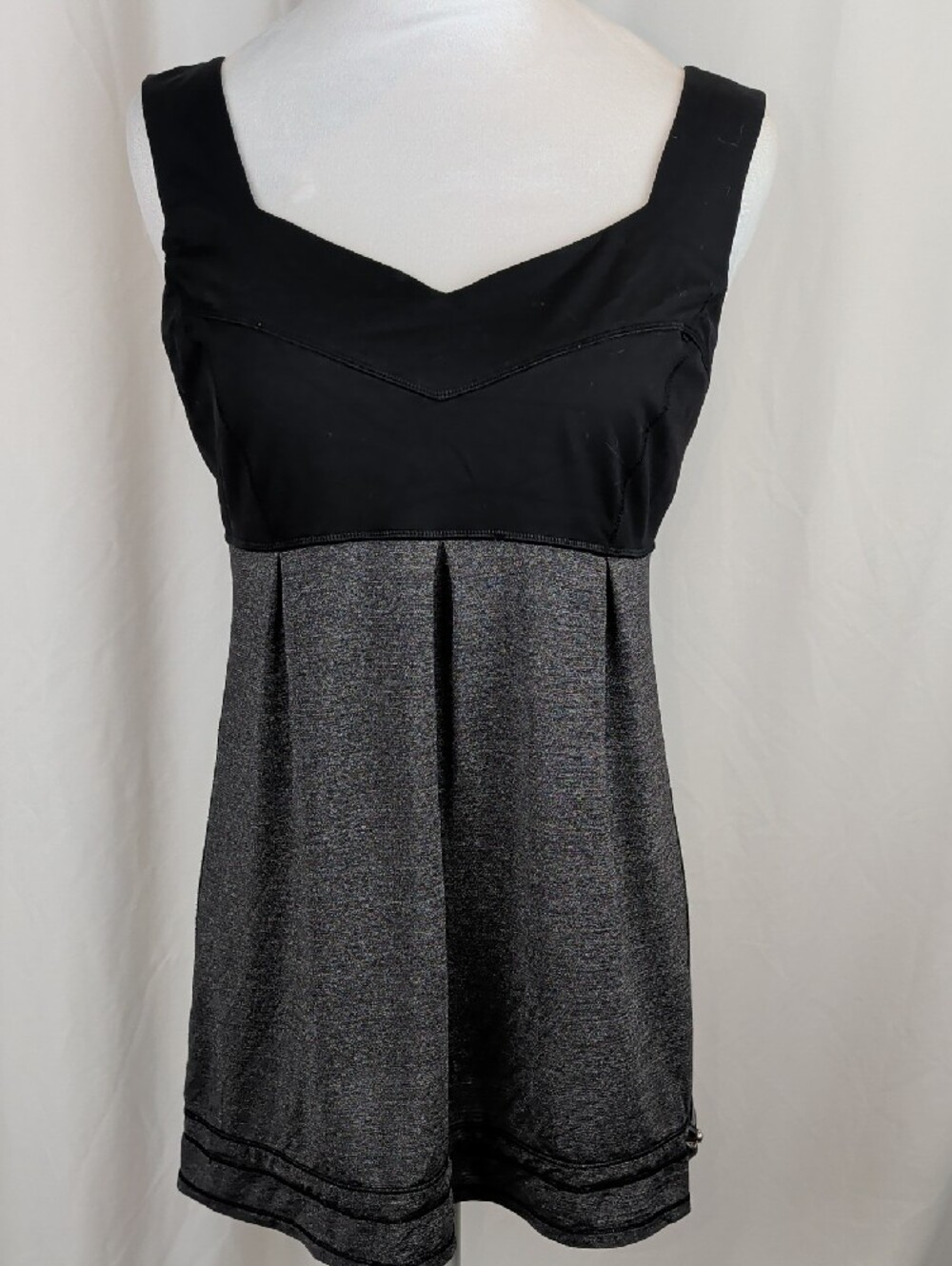 Lululemon Run Tame Me Tank First Release Black Size 12 - Picture 3 of 12